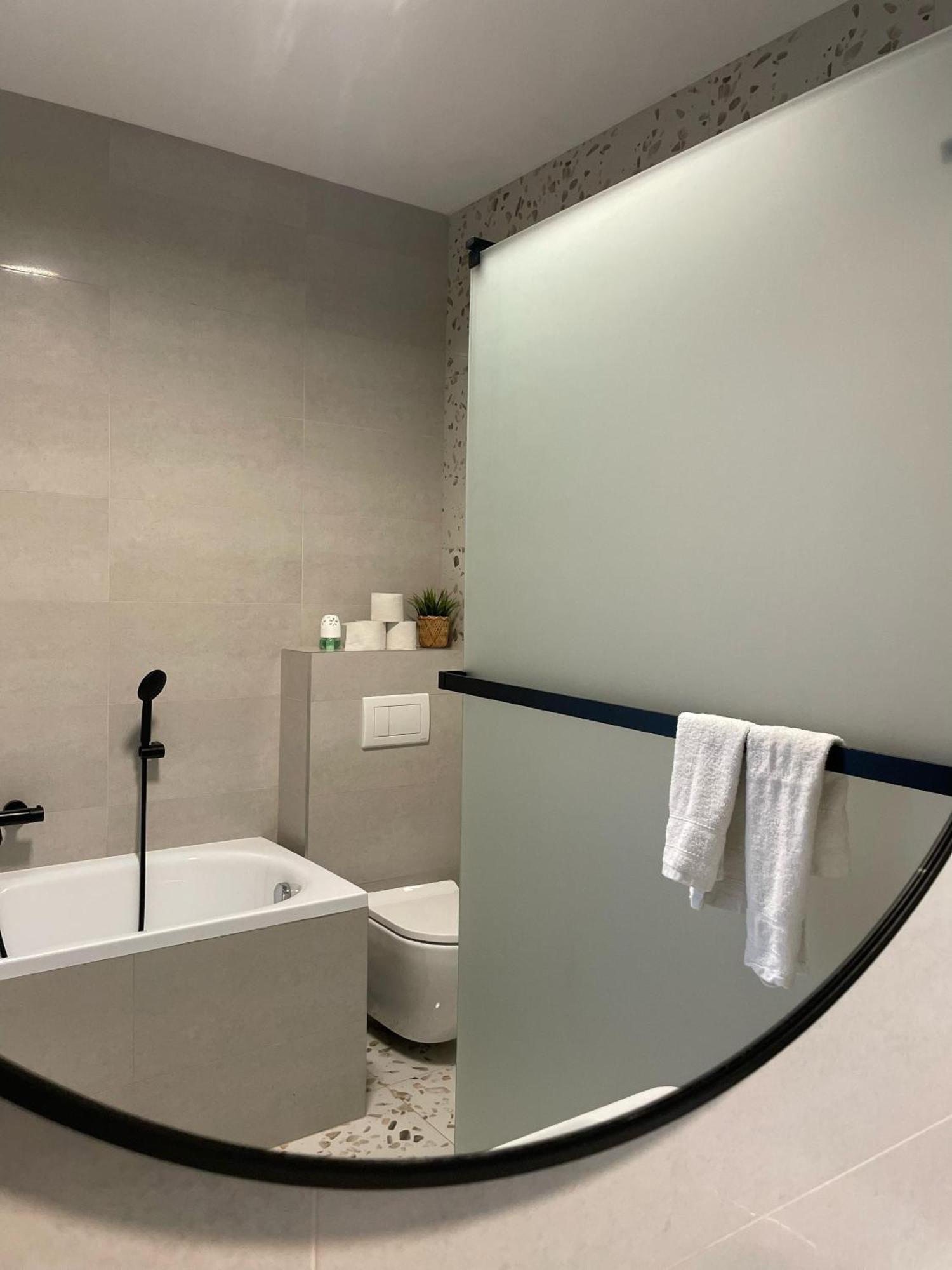 Klimatizovany Apartmanovy Dom, S Virivkou, 1B Сенець Екстер'єр фото