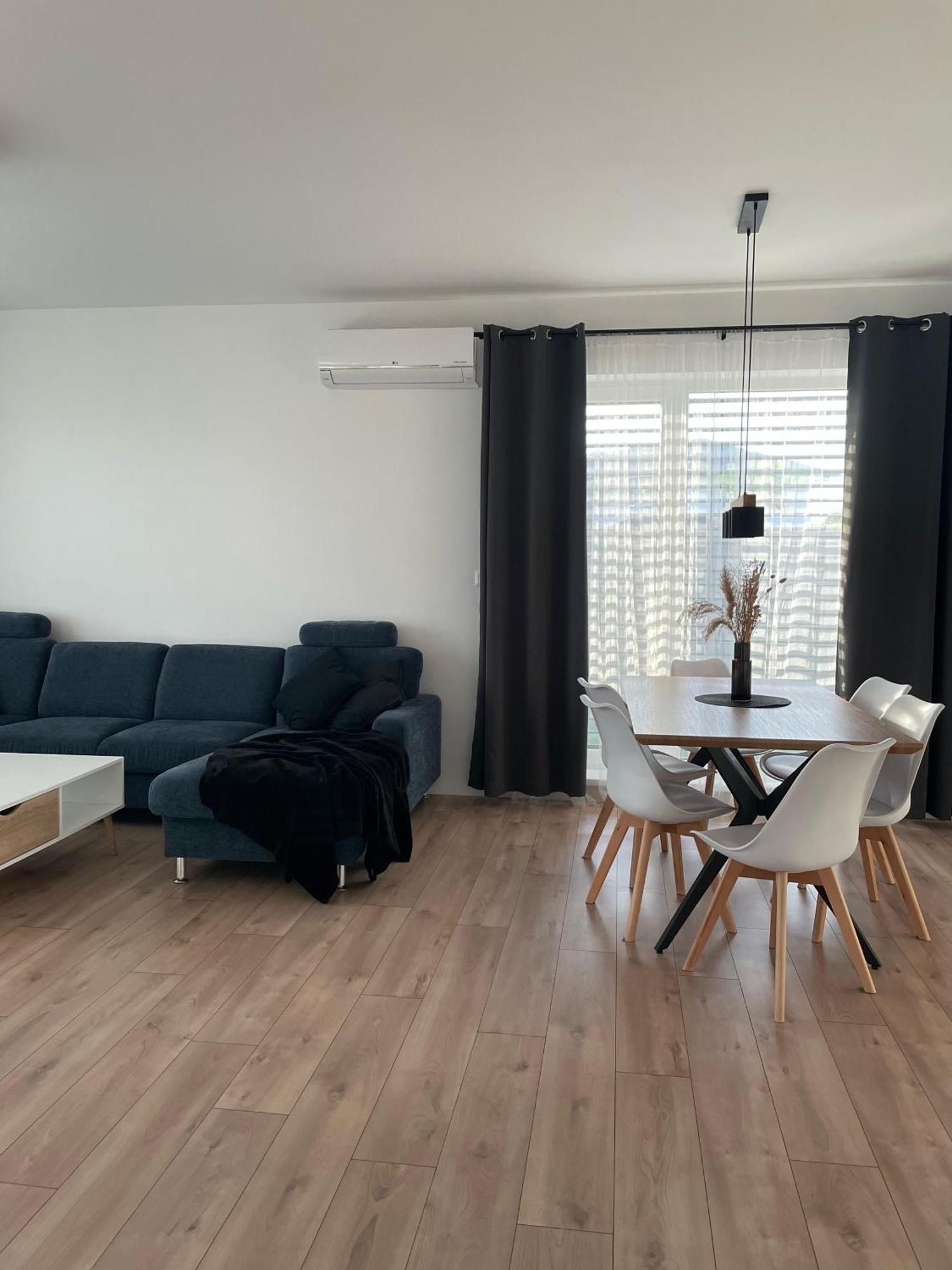 Klimatizovany Apartmanovy Dom, S Virivkou, 1B Сенець Екстер'єр фото