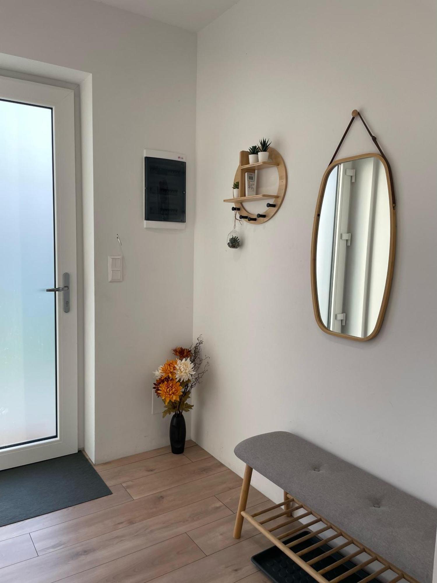 Klimatizovany Apartmanovy Dom, S Virivkou, 1B Сенець Екстер'єр фото